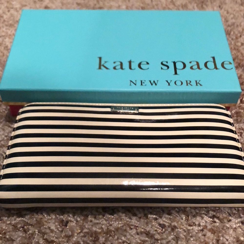 Kate spade wallet - Picture 1 of 2